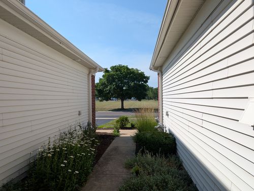 371 Mcgrath Dr, Oswego, IL, 60543-4032 | Card Image