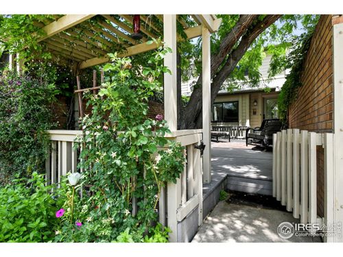 770 Quince Cir, Boulder, CO, 80304-1033 | Card Image