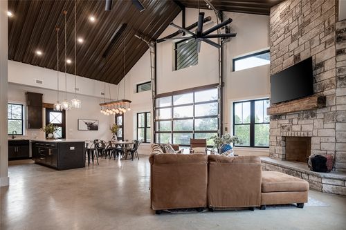 6876 Koppe Bridge Rd, College Station, TX, 77845-7013 | Card Image