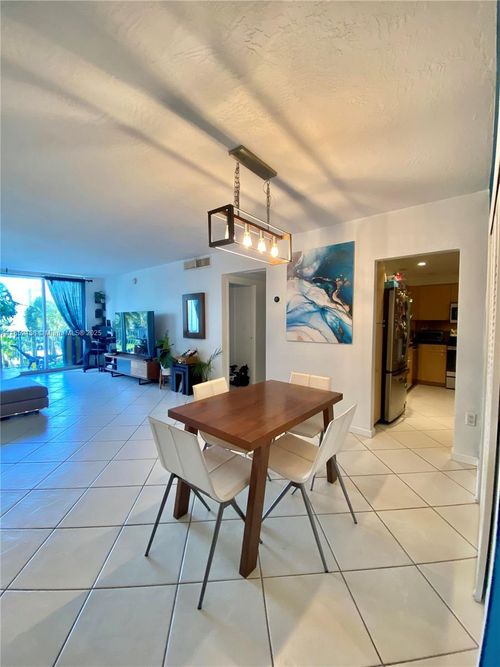 apt-2l-10350 W Bay Harbor Dr, Bay Harbor Islands, FL, 33154-1234 | Card Image