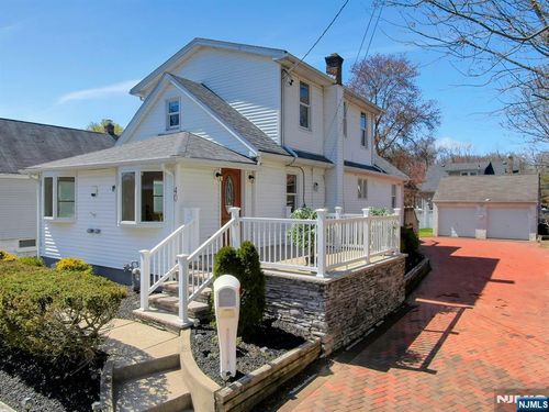40 3rd Ave, Westwood, NJ, 07675-2904 | Card Image