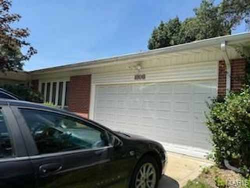 1805 Aqueduct Dr, Florissant, MO, 63033-2904 | Card Image