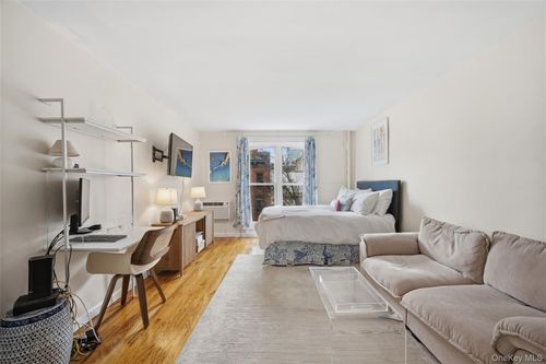 3f-451 W 22nd St, New York, NY, 10011-2576 | Card Image