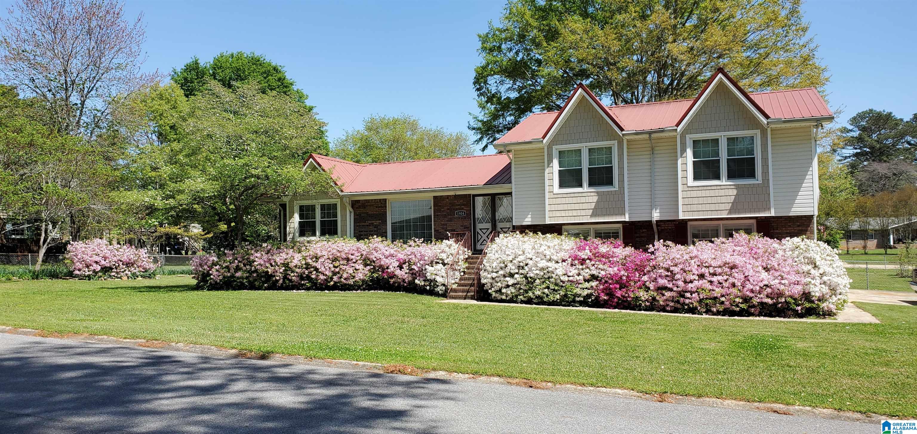 Glen Davis Ln, Oxford, AL 36203