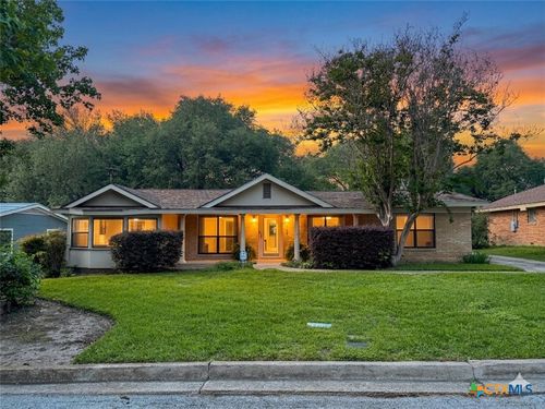 1329 Donovan St, Gonzales, TX, 78629-4701 | Card Image