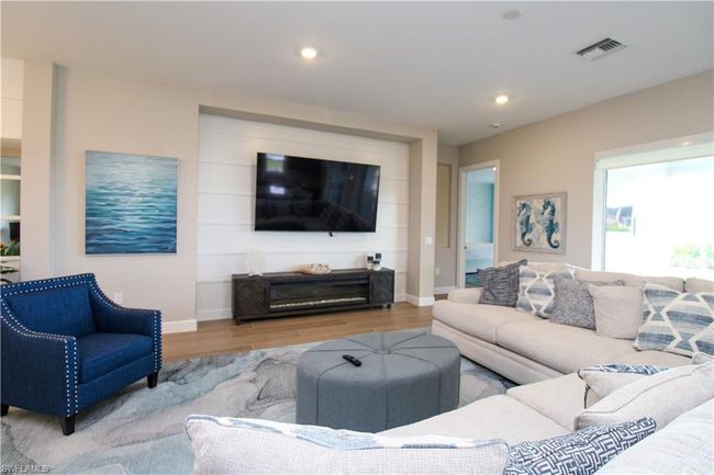 15765 Cortina St, House other with 4 bedrooms, 3 bathrooms and null parking in Naples FL | Image 4