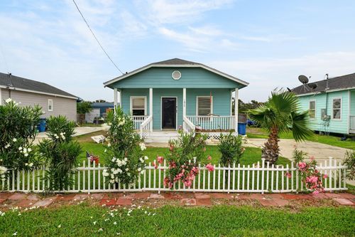 1820 Highway 35 S, Rockport, TX, 78382-3815 | Card Image