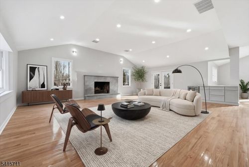 17 Richter St, Randolph, NJ, 07869-3309 | Card Image