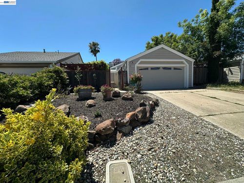 3225 Islewood Ct, Antioch, CA, 94531-6736 | Card Image