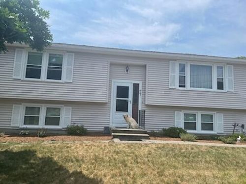 77 Delta St, Hyannis, MA, 02601-2545 | Card Image
