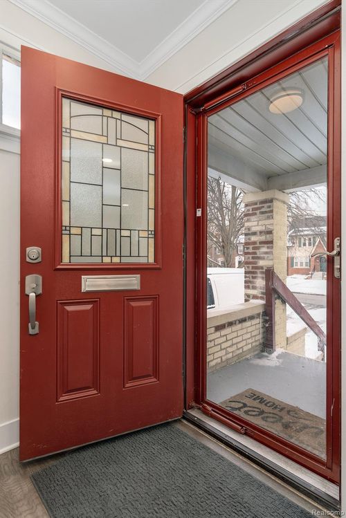 907 University Pl, Grosse Pointe, MI, 48230-2101 | Card Image
