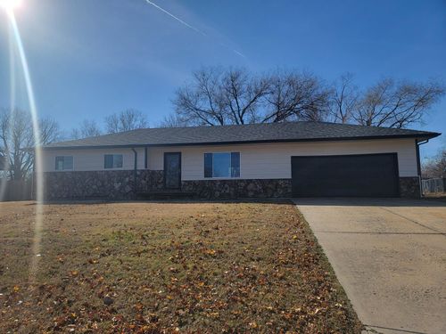 407 E Valley View St, Derby, KS, 67037 | Card Image