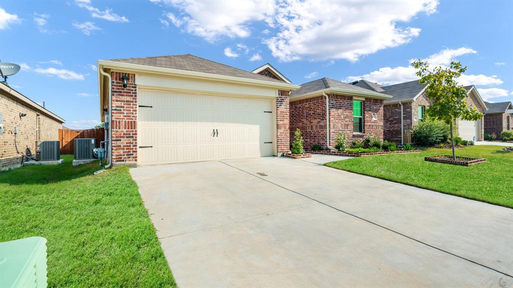 Stuarts Forest Dr, Denton, TX 76207