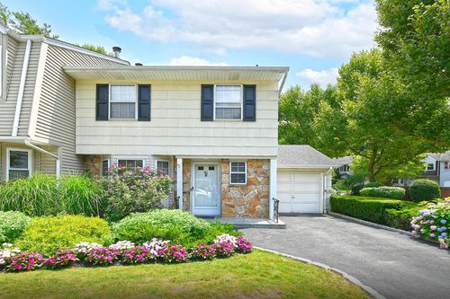 46 Manors Dr, Jericho, NY, 11753-1701 | Card Image