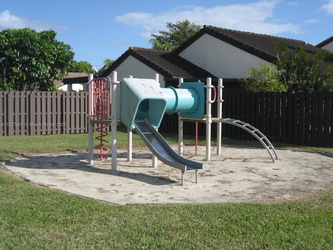 11285 Sw 91 St Ter, House other with 3 bedrooms, 3 bathrooms and null parking in Miami FL | Image 4