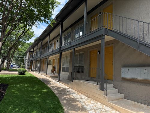 304 E 34th St, Austin, TX, 78705-1639 | Card Image