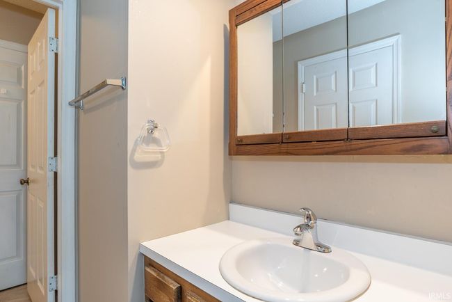 3718 S Grasstree Ct, Condo with 2 bedrooms, 2 bathrooms and null parking in Bloomington IN | Image 20