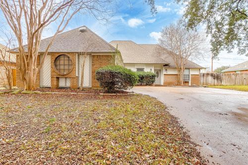 5629 Guadalajara Dr, North Richland Hills, TX, 76180-6555 | Card Image