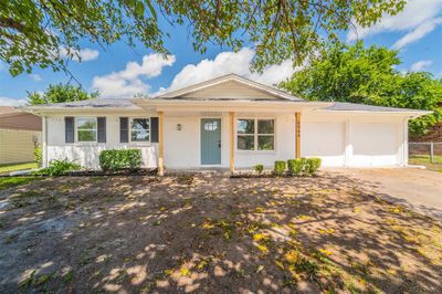 6944 Windy Hill Road, House other with 3 bedrooms, 2 bathrooms and null parking in Forest Hill TX | Image 1