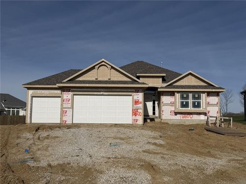 15600 Sheridan Ct, Basehor, KS, 66007-6601 | Card Image