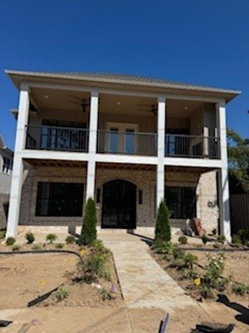 400 Nw 7th St, Bentonville, AR, 72712-4722 | Card Image