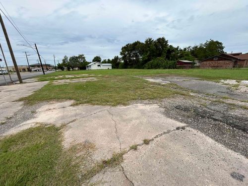 96 Green Ave, Orange, TX, 77630-5814 | Card Image