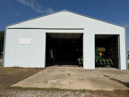 405 Teeter St, OAKLAND, IL, 61943-5197 | Card Image