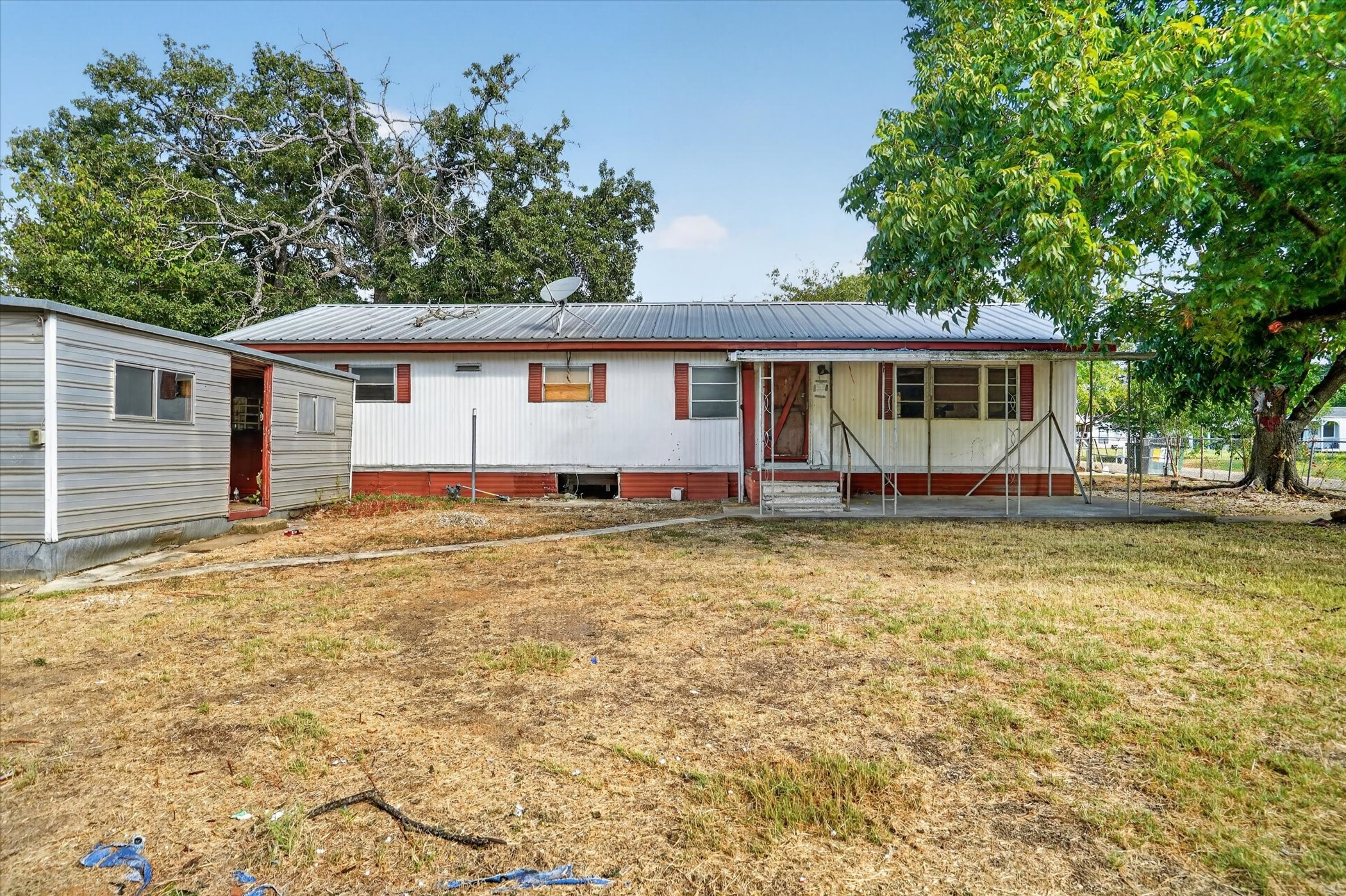 Land in Whitney