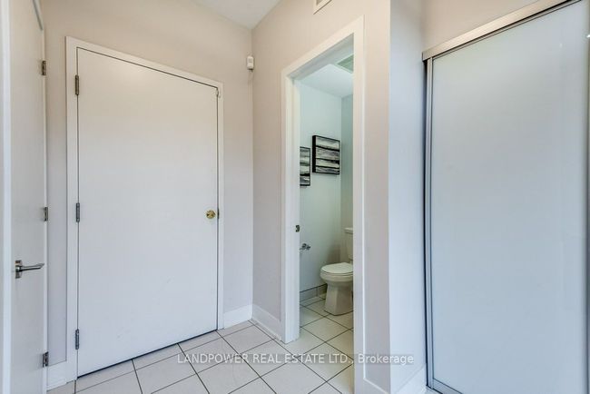991 Dundas St E, House attached with 3 bedrooms, 3 bathrooms and 1 parking in Toronto ON | Image 7