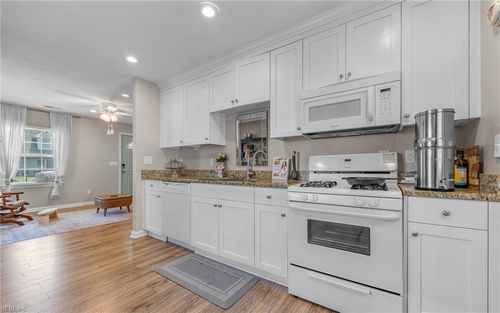 2408 Sunset Dr, Chesapeake, VA, 23323-4609 | Card Image