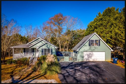 116 Elliott Dr, Seneca, SC, 29678-1824 | Card Image