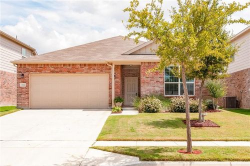 7704 Shorthorn Way, Fort Worth, TX, 76131-4024 | Card Image