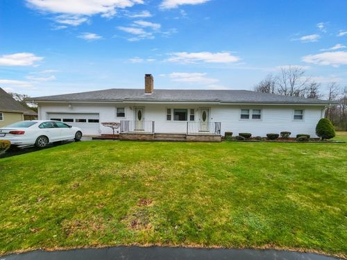 415 Chase Rd, Dartmouth, MA, 02747-1011 | Card Image