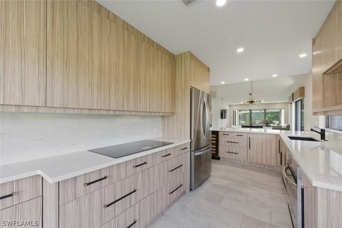 909 Reef Point Cir, NAPLES, FL, 34108-8772 | Card Image