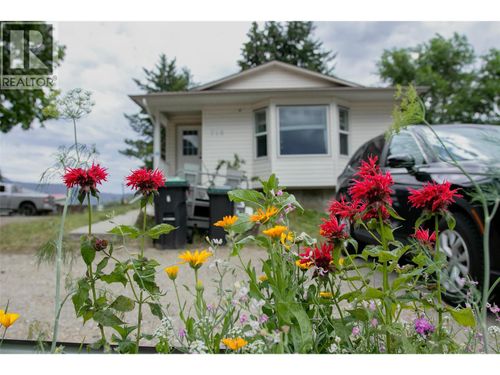 710 Ivy St, Castlegar, BC, V1N2G4 | Card Image