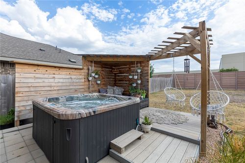 1009 Cadence Dr, Pflugerville, TX, 78660-4415 | Card Image