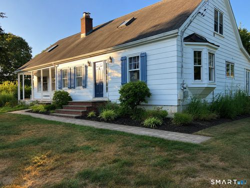 24 Amos St, Hamden, CT, 06518-1802 | Card Image