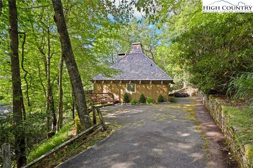 1239 Dogwood, Boone, NC, 28607-5769 | Card Image