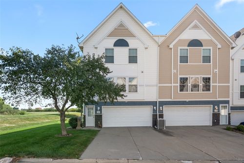 1242 Se Village View Ln, Ankeny, IA, 50021-4028 | Card Image