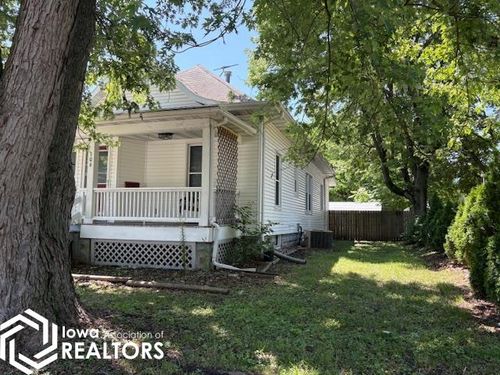106 W Harrison Ave, Fairfield, IA, 52556-3632 | Card Image