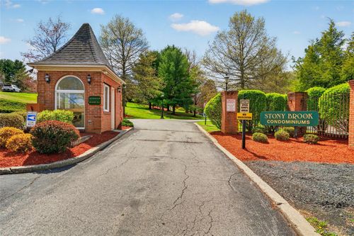 47-47 Westbrook Rd, Newburgh, NY, 12550-7232 | Card Image