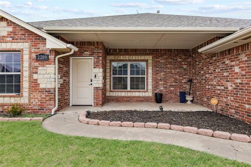 2209 Stratta Dr, Weatherford, OK, 73096-1049 | Card Image