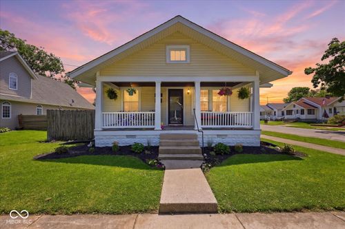 543 4th St, Shelbyville, IN, 46176-2411 | Card Image