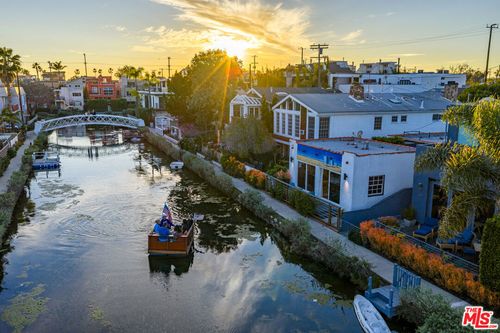 225 Carroll Canal, Venice, CA, 90291-4578 | Card Image