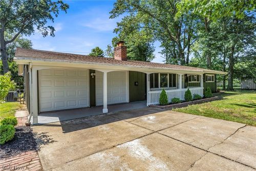 568 Huntley Ct, Bay Village, OH, 44140-3022 | Card Image