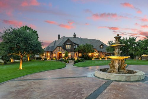 2 Groves Cir, Argyle, TX, 76226-5135 | Card Image