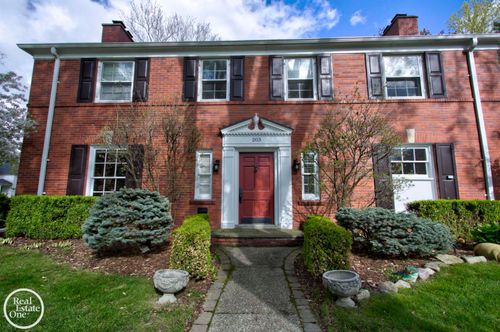 203 Ridge Road, Grosse Pointe Farms, MI, 48236 | Card Image