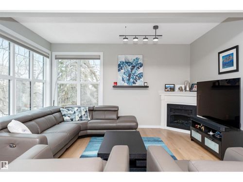 303-9828 112 St Nw, Edmonton, AB, T5K1L4 | Card Image