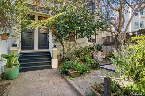 38 Landers St, San Francisco, CA, 94114-1313 | Card Image