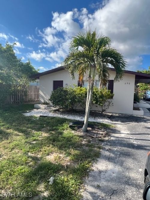 690 109th Ave N, NAPLES, FL, 34108-1894 | Card Image